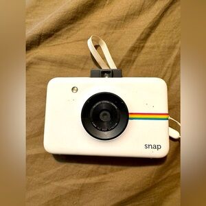 Snap polaroid camera